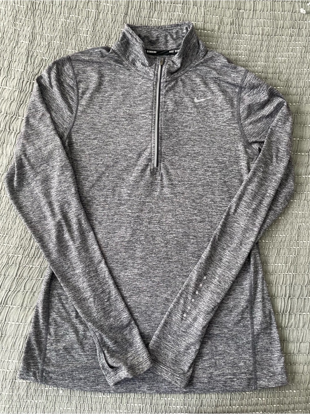 Nike Running Gray Fitted Quarter Zip Size S Lightweight Reflective Gym Workout